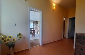 Large three-storey house with a courtyard with barbecue area, Balchik, Bulgaria, 350 sq. m, 700 sq. m yard, 230,000 euros for 230,000 €