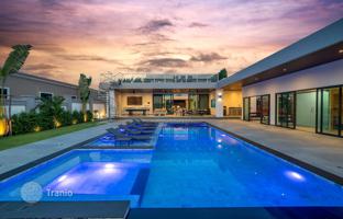 6-bedroom villa 845 m² in Pattaya for $1,428,000