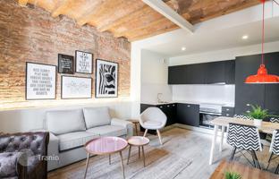 Two-bedroom apartment in a renovated building, Old Town, Barcelona, ​​Spain for 525,000 €