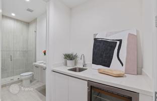 6-bedroom house 568 m² in Doral for $2,499,000