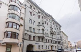 4-bedrooms apartment 113 m² in Basmanny district, Russia for 75,000 ₽ per week