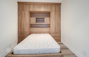 5-bedroom apartment in Etobicoke for C$901,000