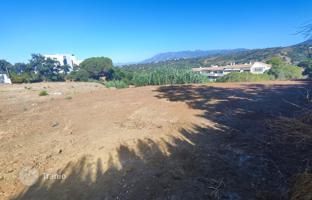 Land plot 3,516 m² in Marbella for 879,000 €