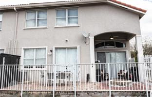 4-bedroom townhouse 209 m² in Miami for $755,000