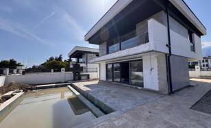 Two-level villa with a pool, 800 meters from the sea, Camyuva, Antalya, Türkiye for 47,199,000 TRY