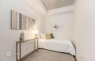 5-bedroom apartment in Simcoe Street for C$976,000