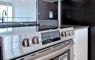 4-bedroom apartment in Queens Quay West for C$906,000