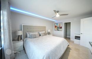 1-bedroom apartments in condo 79 m² in Hallandale Beach for $399,000