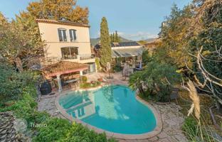 5-bedroom villa in Toulon for 1,370,000 €