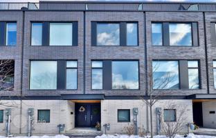 7-bedroom townhouse in Old Toronto for C$1,992,000