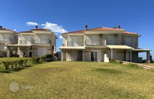 4-bedroom house 140 m² in Polychrono for 420,000 €