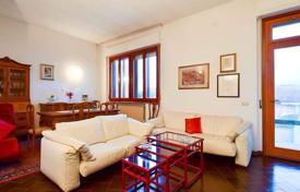 Bright two-storey townhouse with a garage and a garden in Siena, Tuscany, Italy for 550,000 €