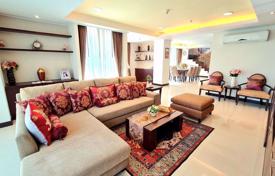 4-bedroom penthouse in Watthana for $6,700 per week