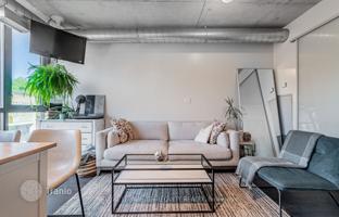 4-bedroom apartment in Richmond Street West for C$737,000