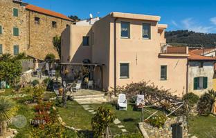 4-bedroom villa 447 m² in Liguria for 1,500,000 €