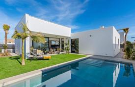 New villa with a pool and a roof terrace in Murcia, Spain for 549,000 €
