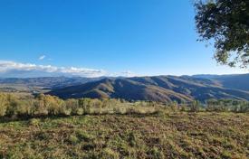 Farmhouse with panoramic views for sale in Umbria for 820,000 €