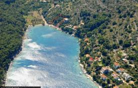 Small land plot with a pier on the first line from the sea, Solta, Splitsko-Dalmatia County, Croatia for 295,000 € Small land plot with a pier on the first line from the sea, Solta, Splitsko-Dalmatia County, Croatia for 295,000 €