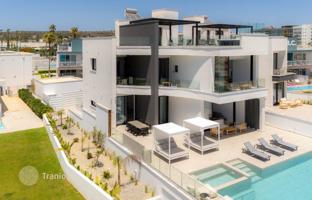 4-bedroom cottage in Famagusta for 2,935,000 €