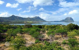 Land plot 1,897 m² in Black River for 660,000 €