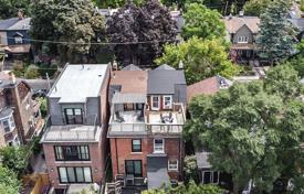 Terraced house – Montrose Avenue, Toronto, Ontario,  Canada for C$2,333,000