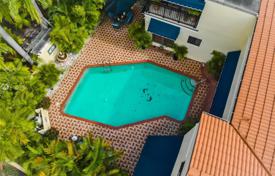Spacious villa with a backyard, a pool, a relaxation area and a parking, Miami Beach, USA for $1,565,000