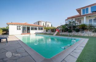 5-bedroom cottage in Limassol for 3,200,000 €