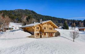Spacious chalet with a sauna and a swimming pool, La Clusaz, France for 3,700 € per week