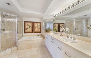 2-bedroom apartments in condo 140 m² in Yacht Club Drive for $765,000