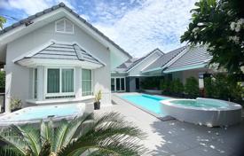 4-bedrooms villa 624 m² in Pattaya, Thailand for $503,000