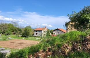 Land plot 837 m² in Veprinac for 160,000 €
