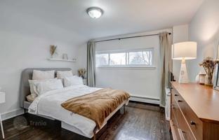 7-bedroom house in Etobicoke for C$1,184,000