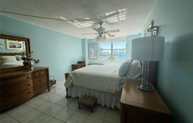 Condo – Sunny Isles Beach, Florida, USA for $320,000