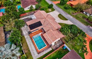 5-bedroom house 319 m² in Hialeah for $989,000