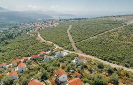 Two beautiful houses with a pool, Lustica (Tivat) for 950,000 €