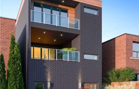 Townhome – The Queensway, Toronto, Ontario,  Canada for C$1,507,000
