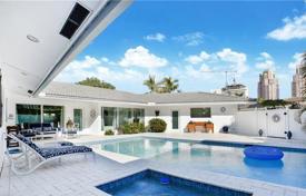 Spacious villa with a backyard, a pool, a sitting area, a terrace and a garage, Fort Lauderdale, USA for $2,995,000