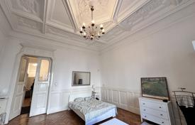 Exceptional 151 m² flat with balcony and original frescos for sale in Budapest next to Courtyard by Marriott hotel for 375,000 €