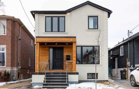 6-bedrooms townhome in East York, Canada for C$2,054,000