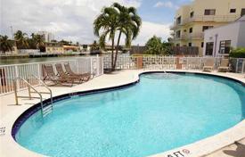 Condo – Miami Beach, Florida, USA for $264,000