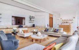 Exclusive classic apartment with a view of the Eiffel Tower, 16th arrondissement of Paris, France for 8,750,000 €
