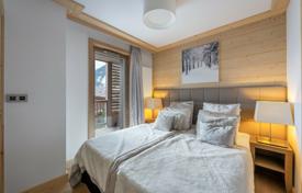 Beautiful 3 bedroom apartment steps to slopes in centre Courchevel Village (A) for 1,360,000 €