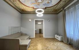 Unique 3-Bedroom Apartment with original Frescoes in the heart of Budapest for 302,000 €