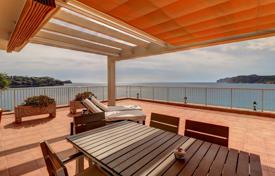 Furnished penthouse with a large terrace on the first line from the sea in Costa de la Calma, Mallorca, Spain for 1,480,000 €