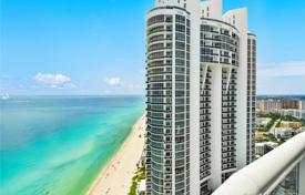 Comfortable apartment with ocean views in a residence on the first line of the beach, Sunny Isles Beach, Florida, USA for $1,149,000