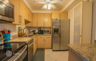 2-bedroom apartments in condo 90 m² in Aventura for $395,000
