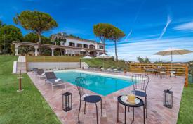 Villa with a panoramic view of the sea and a swimming pool close to beaches, Martinsicuro, Italy for 3,300 € per week