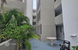 2-bedroom apartments in condo 83 m² in Miami Beach for $320,000
