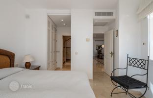 3-bedroom apartment 208 m² in Puerto Banús for 1,690,000 €