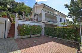 Renovated apartment with sea views in Ospedaletti, Liguria, Italy for 750,000 €